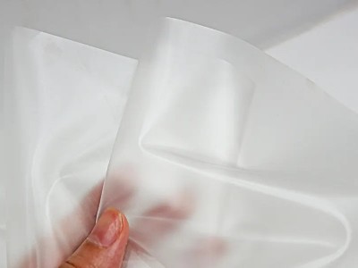 透明的TPU材料用什么膠水粘接好？聚力牌全透明TPU膠水替您排憂！