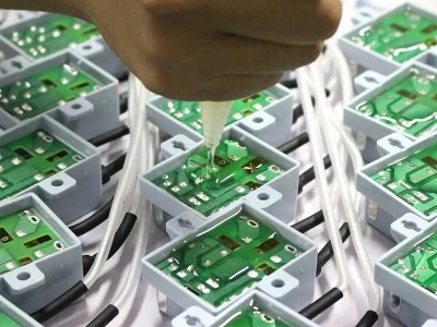 傳感器用什么膠水？聚力牌灌封膠專業灌封傳感器、變壓器、電機、等各式線路密封！