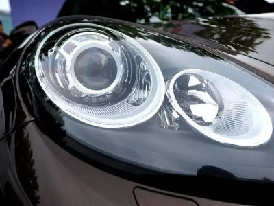 您知道豪車車燈用的是什么密封電子硅膠嗎？東莞聚力替您的愛車護航